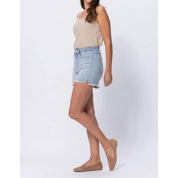 NEW JUDY BLUE braided waistband shorts in light wash - Picture 2 of 5